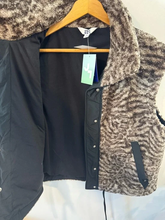 JoyLab Women's High Pile Sherpa Lodge Vest, Brown/Black Animal Print, Sz M, NWT - Picture 9 of 12